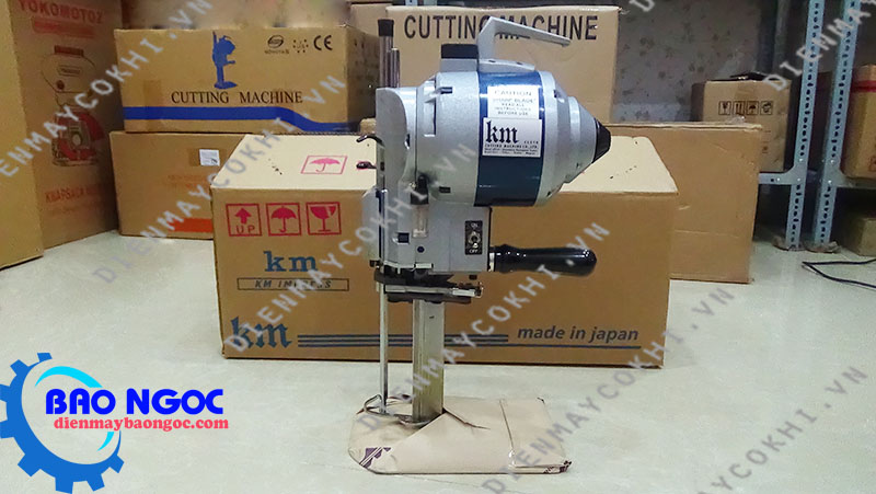 Máy Cắt Vải Đứng KM KS-AU V - Máy cắt vải